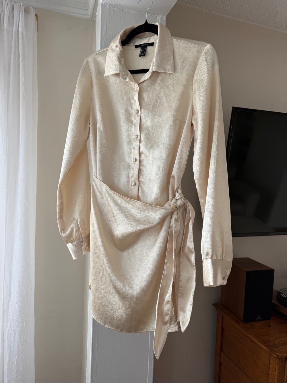 Forever 21 Cream Satin Wrap Shirt Dress Size Small
